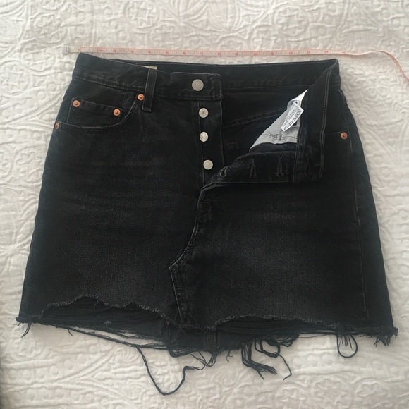 Levis denim destroyed skirt - Picture 6 of 9